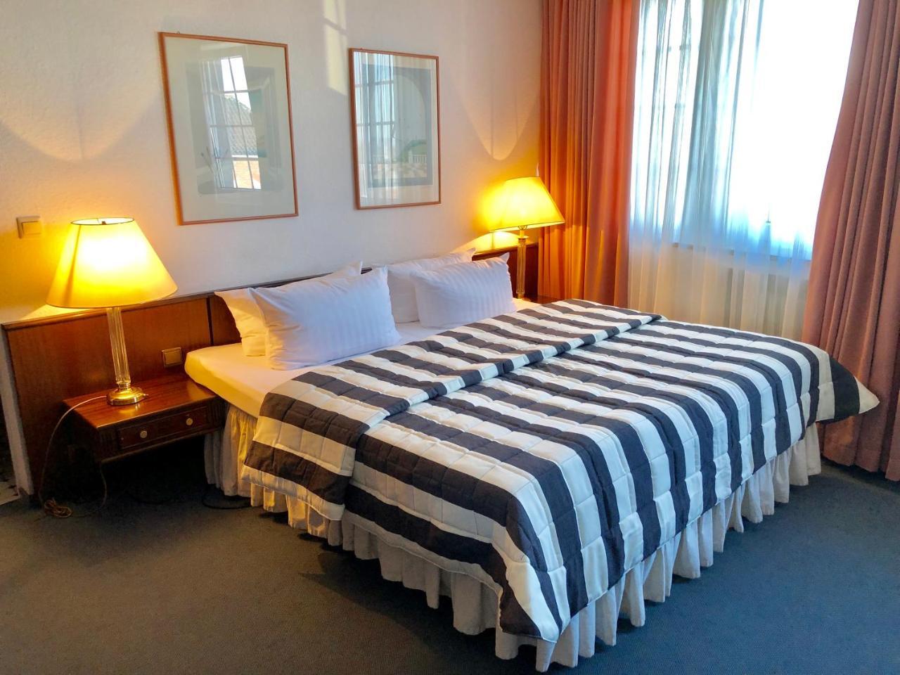 Hotel Koelner Hof Dormagen Exteriör bild